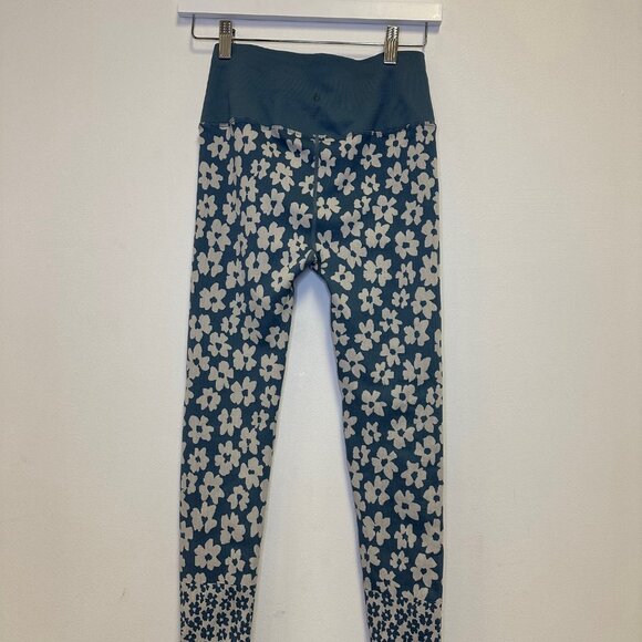 Spiritual Gangster Love Sculpt Jacquard Legging in Blue Daisy Print XS/S - Picture 6 of 9